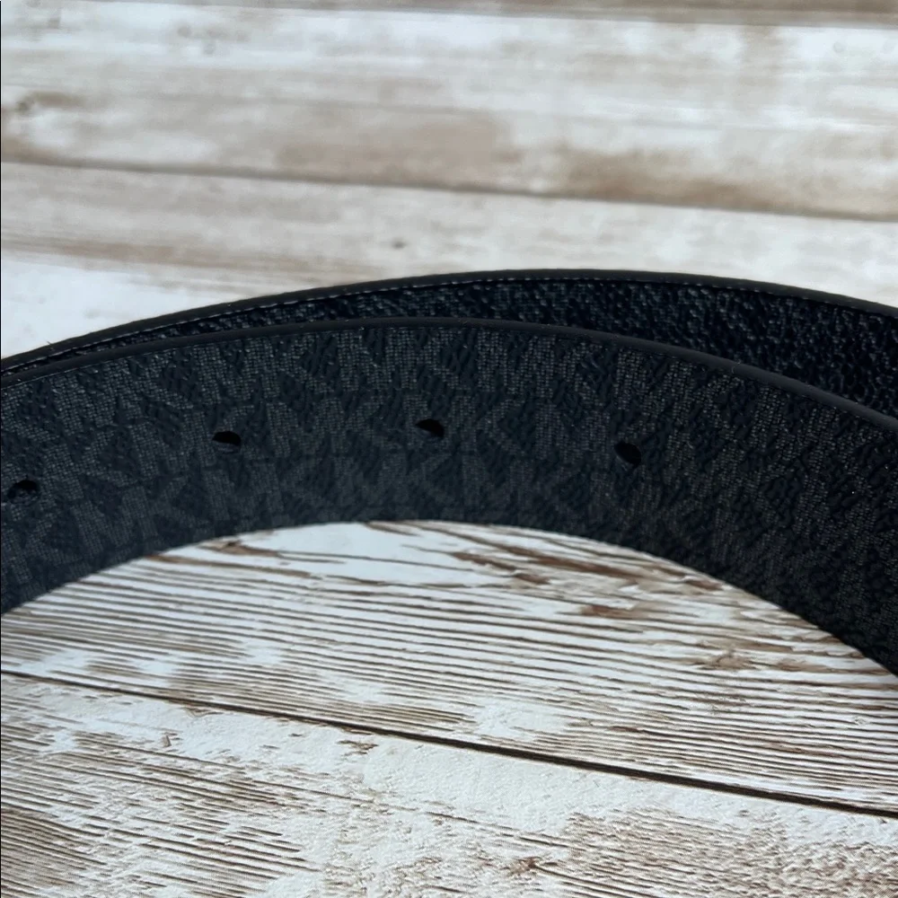 Michael Kors Black and‎ Gold Women's Belt Size Medium NEW
